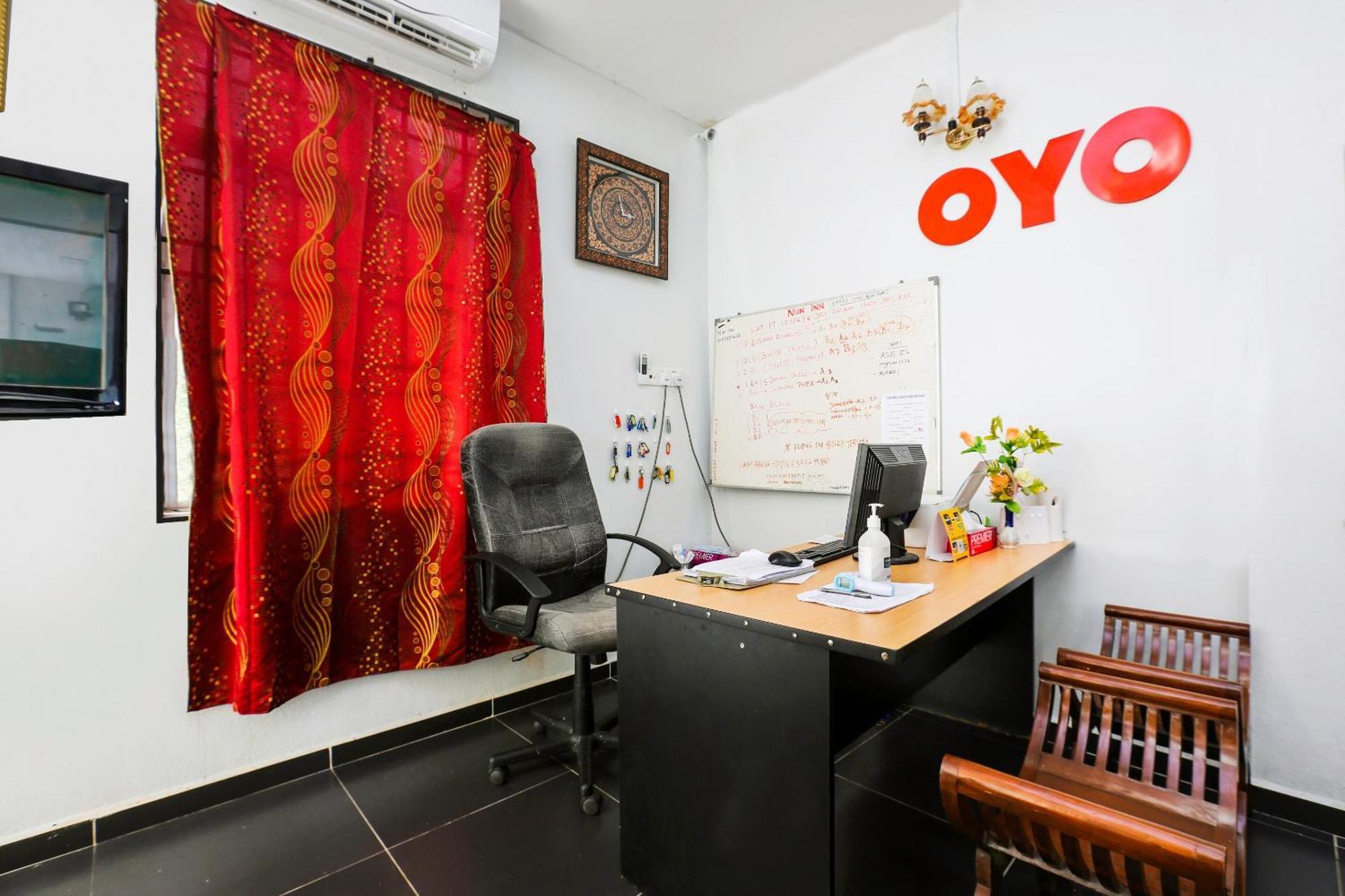 OYO 89933 Nun Hotel Jeli Extérieur photo